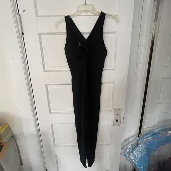 FABLETICS Workout Onesie - Picture 4 of 9